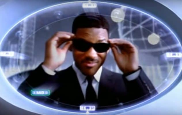 Will Smith sings the Men In Black Theme song