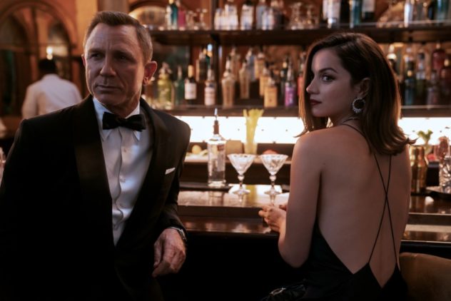 James Bond (Daniel Craig) and Paloma (Ana de Armas) in NO TIME TO DIE, an EON Productions and Metro-Goldwyn